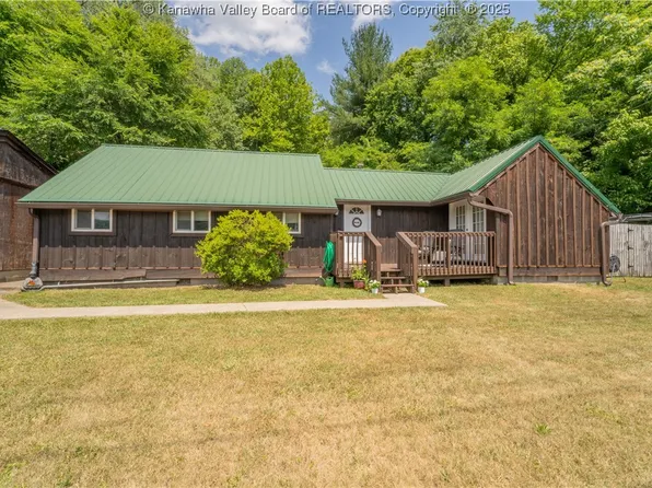 118 Cherry Ln, Glasgow, WV 25086