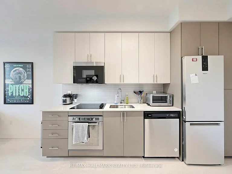 415 Main St W #612 — Photo 17