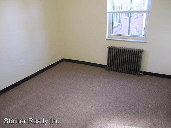 4th image of 1013 Findley Dr W APT 4