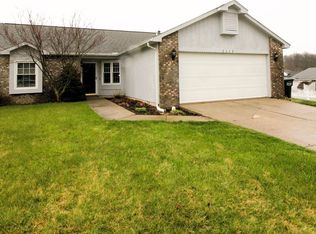 2117 Cortez Dr, Kendallville, IN