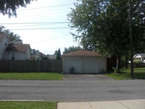 3rd image of 60 Hollywood Ave