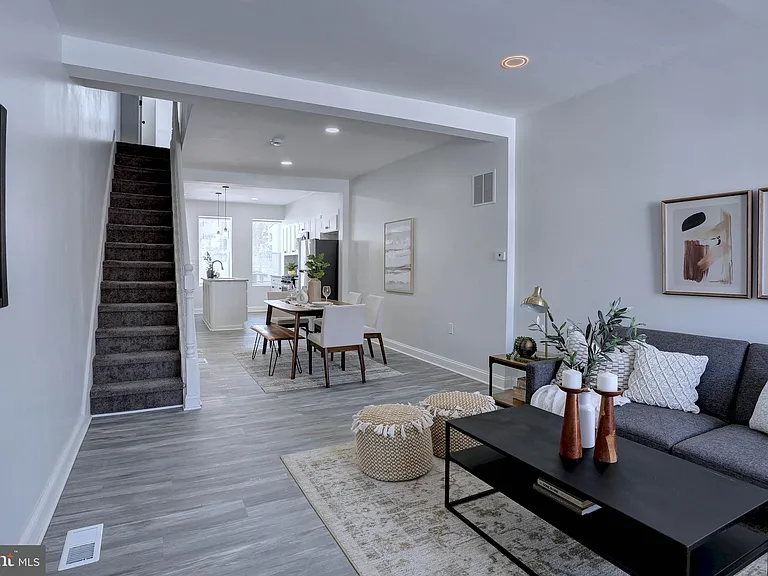 1729 Braddish Ave — Photo 1