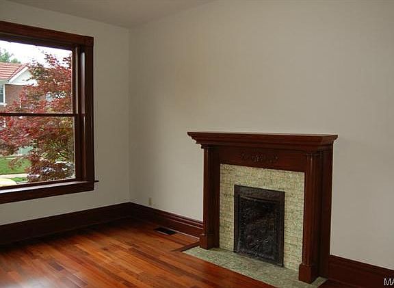3rd image of 4246 Russell Blvd