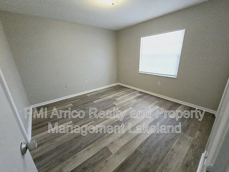 3323 S Polk Ave — Photo 10