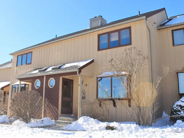 197 Skyview Dr, Cromwell, CT 06416