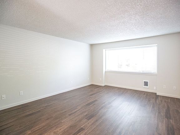 4th image of 4795-4851 SW Larch Dr #Lar815