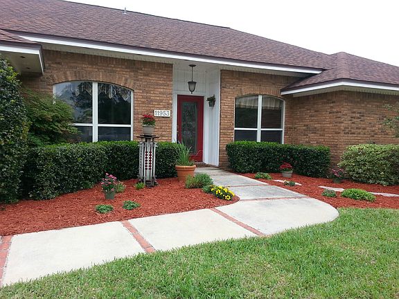 2nd image of 11953 Oldfield Pointe Dr