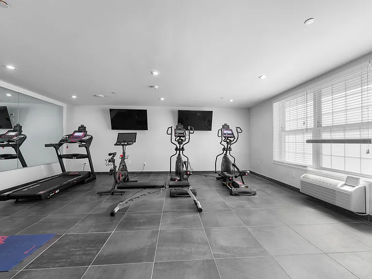 401 Gates Ave #4C — Photo 9