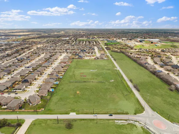 7451 Bowman Roberts Rd, Fort Worth, TX 76179