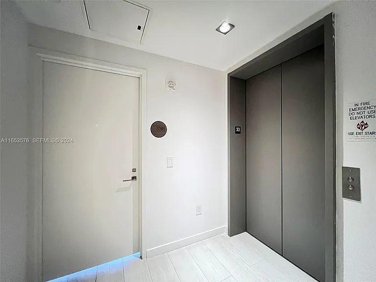 650 NE 32nd St #3305 — Photo 6