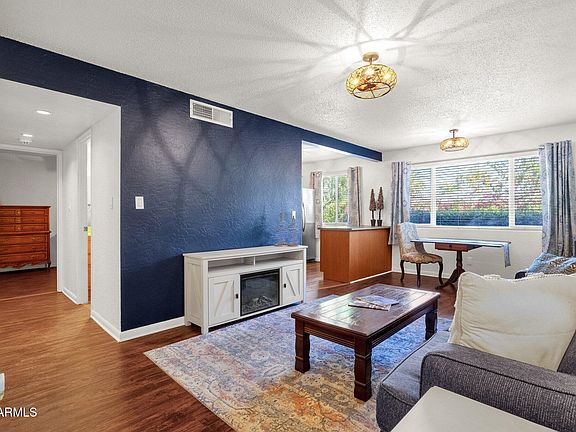 5th image of 2534 W BERRIDGE Lane #108