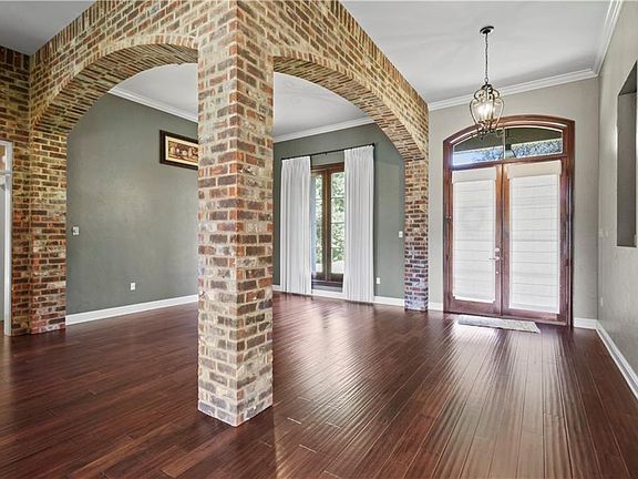 4th image of 719 Odessa Ln