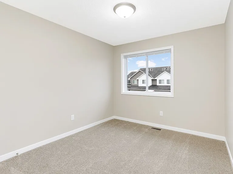 6044 Manchester Ave NE — Photo 13