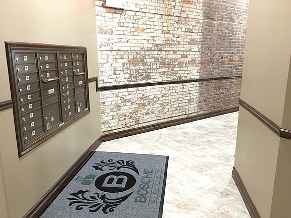 4th image of 916 Main St #205