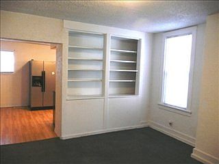 4th image of 1118 Greenwood Ave
