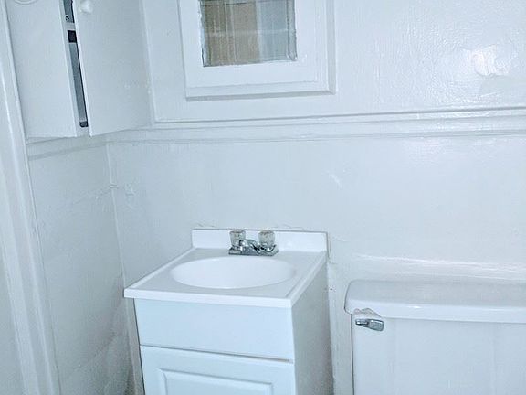 5th image of 518 W Grace St APT 07
