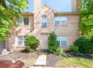 45 Rampart Dr, Chesterbrook, PA 19087