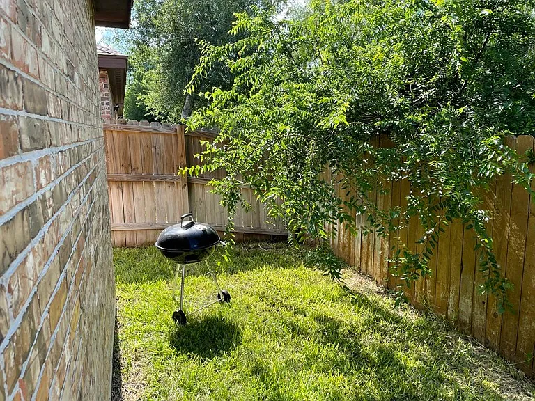 2-3605 Valeria St #2 — Photo 11