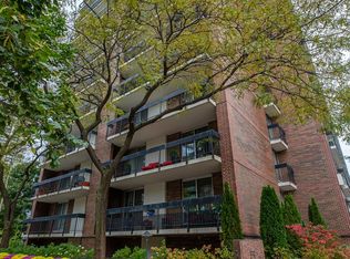 5901 N Sheridan Rd APT 11C, Chicago, IL 60660