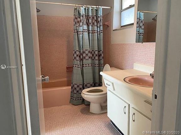 2nd image of 2880 NE 203rd St APT 11