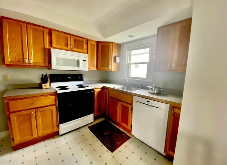 16 Hillcrest St #1 — Photo 10