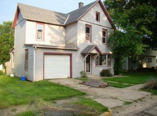 104 Drury St, Cobb, WI 53526