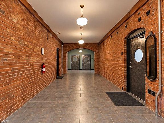 5th image of 357 Hunter St W #16
