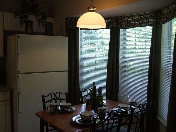 Dining area in Kitchen