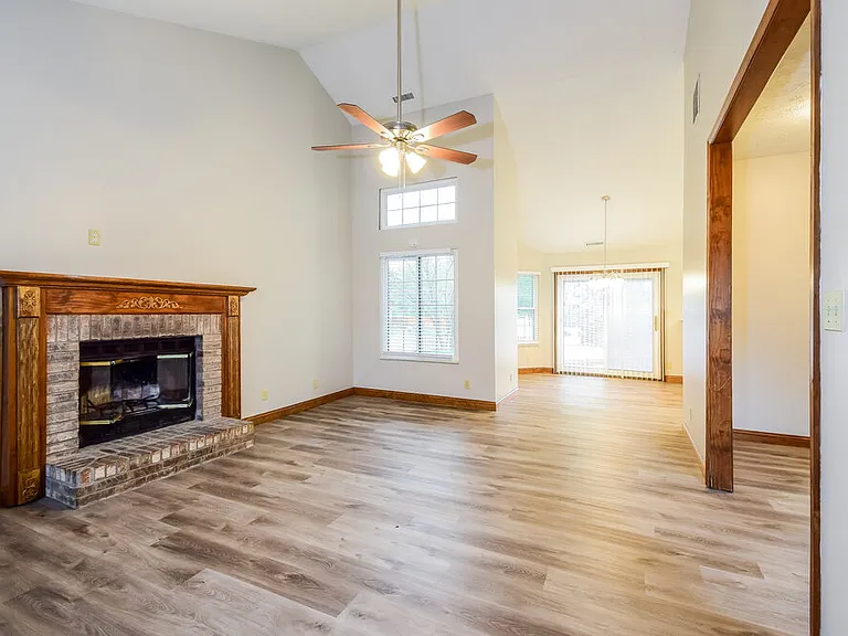 8867 Sundrop Rd — Photo 4