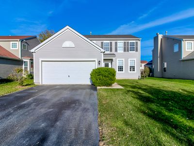 198 S Forest Cove Dr, Round Lake, IL, 60073