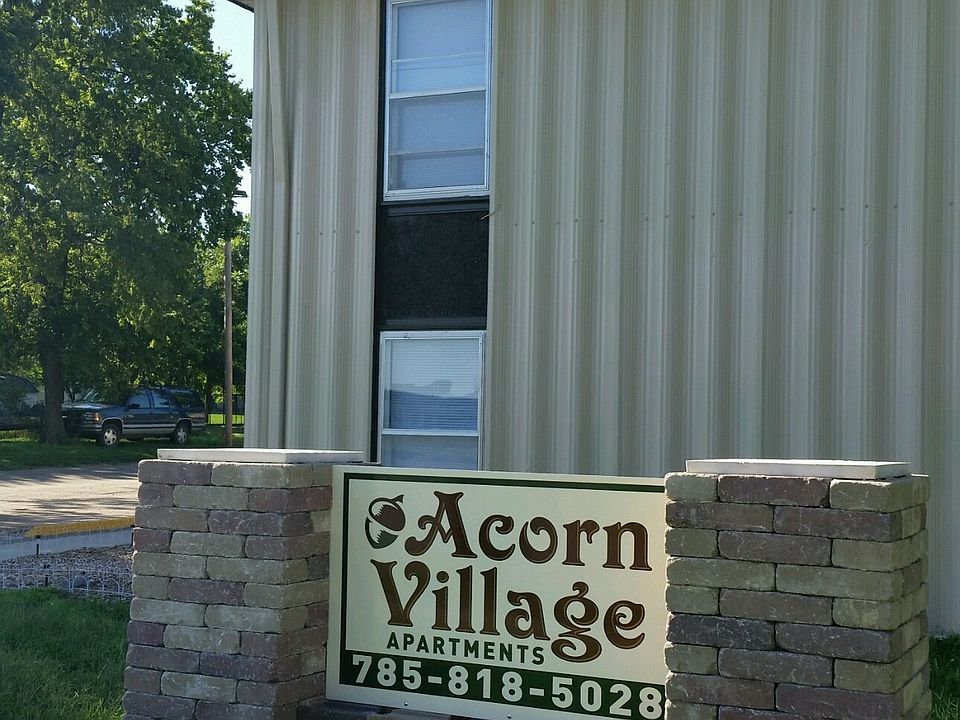 Entry from 7th street