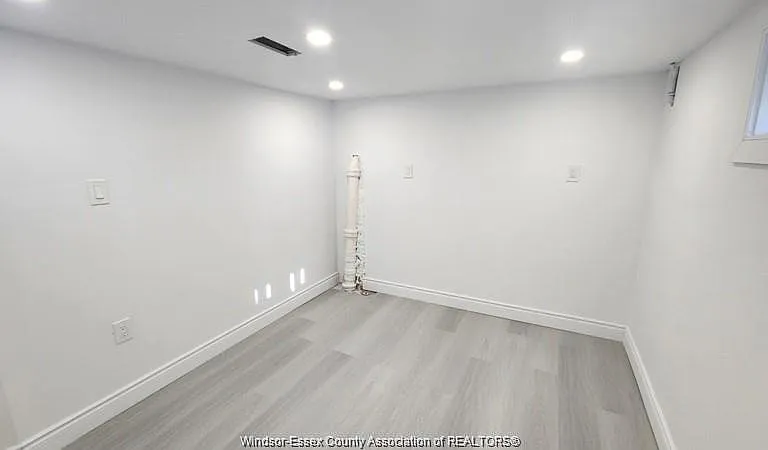 989 Oak St #LOWER — Photo 5