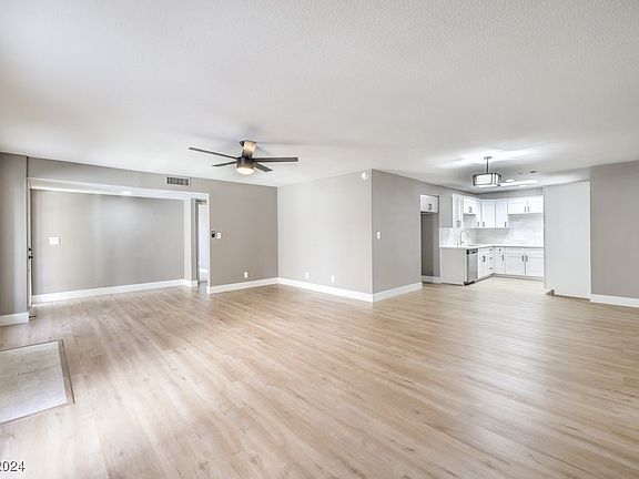 3rd image of 2772 Heritage Ct