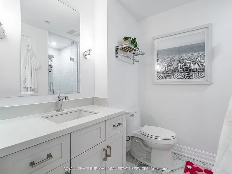 2060 Lakeshore Rd #304 — Photo 14