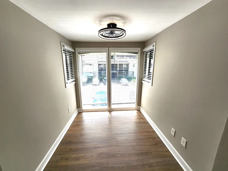 1406 Wingate Way — Photo 3