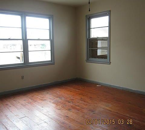 4th image of 1502 Mulberry St