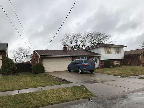 2nd image of 221 Penfield Ln