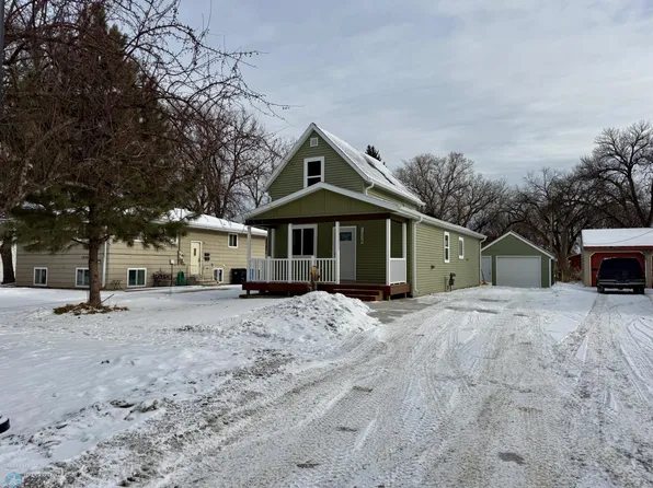 1334 14 1/2 St S, Fargo, ND 58103