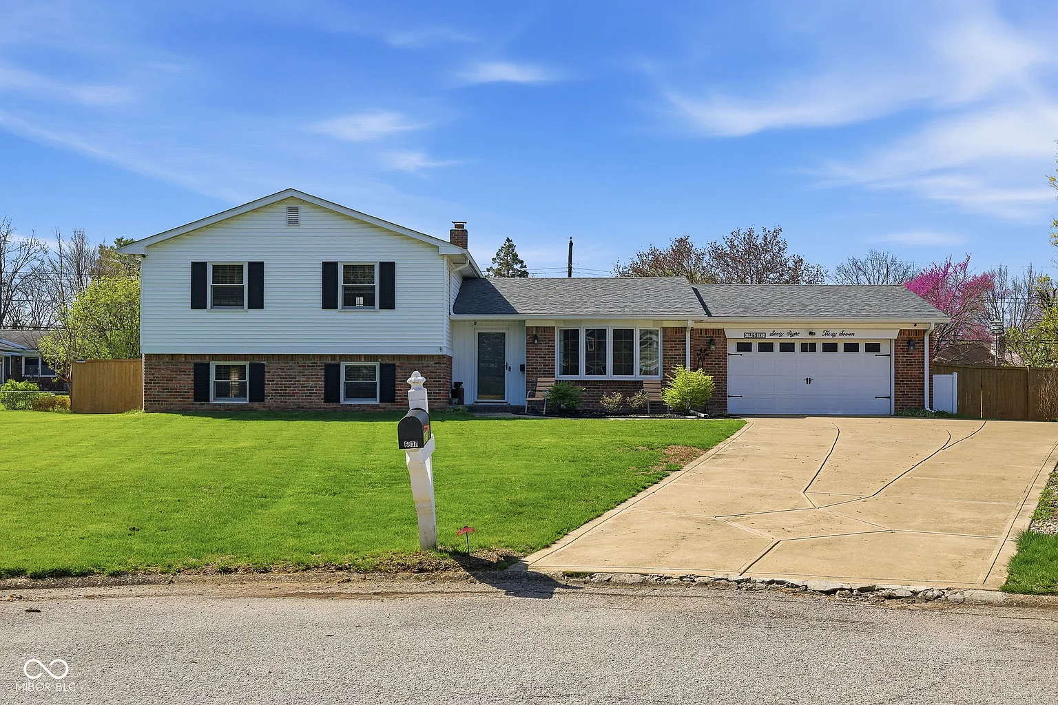 6837 Willoughby Ct photo 1