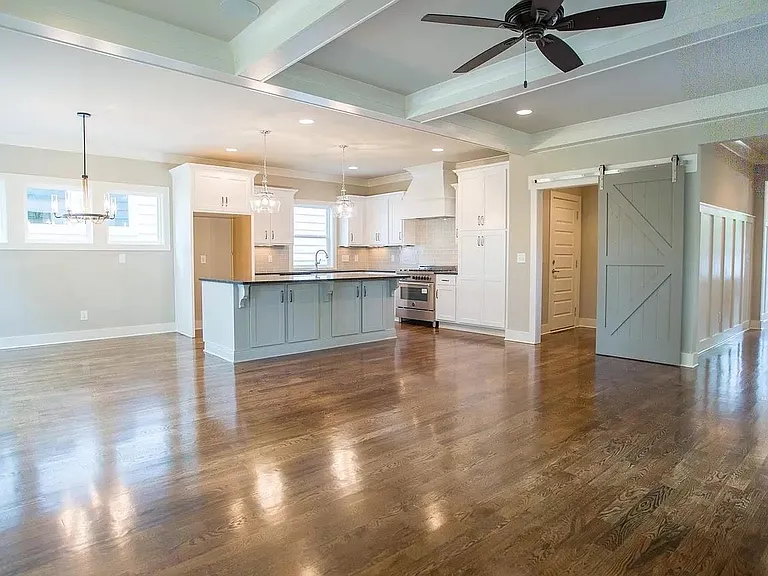 1409A Chester Ave — Photo 23