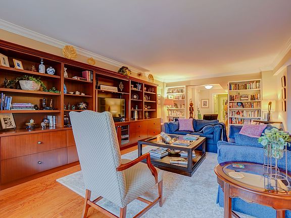 4th image of 4201 Cathedral Ave NW APT 614E