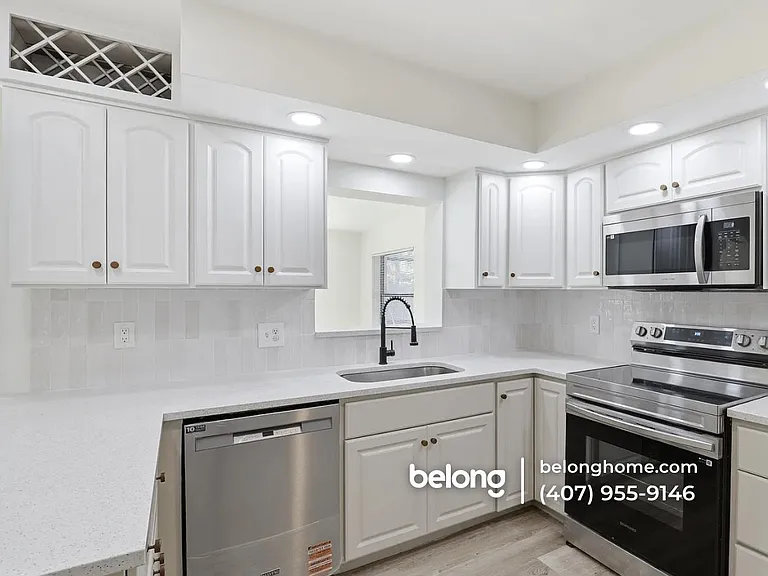 524 Westminster Ave — Photo 7