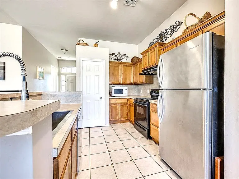 516 Woodsong Dr — Photo 7