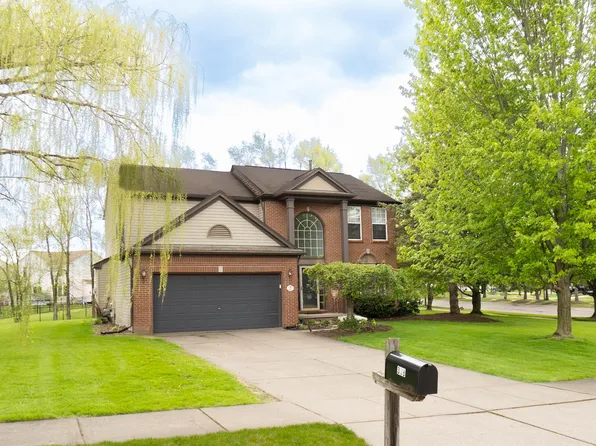 399 Quail Ridge Ct, Waterford, MI 48327