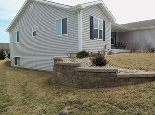 432 Stone Grove Dr, Manhattan, KS 66503
