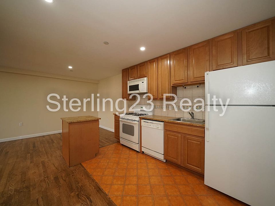 1st image of 28-21 Astoria Blvd #D3