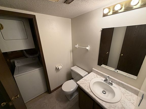 4th image of 2107 Warwick St Unit B