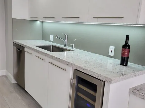 20281 E Country Club Dr APT 503, Aventura, FL 33180