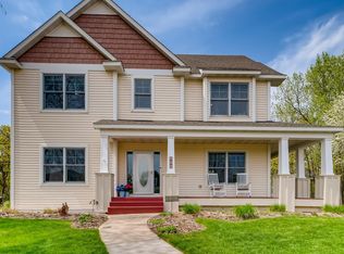 853 New Century Blvd S, Maplewood, MN 55119