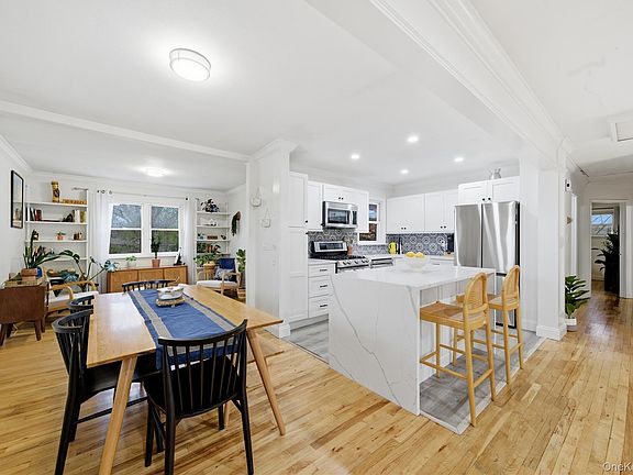 3rd image of 229 New York Avenue